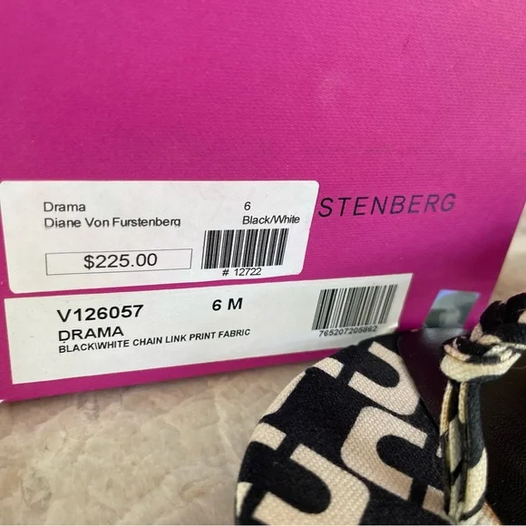 Diane Von Furstenberg black&white sandals, Size 6 - Picture 3 of 11
